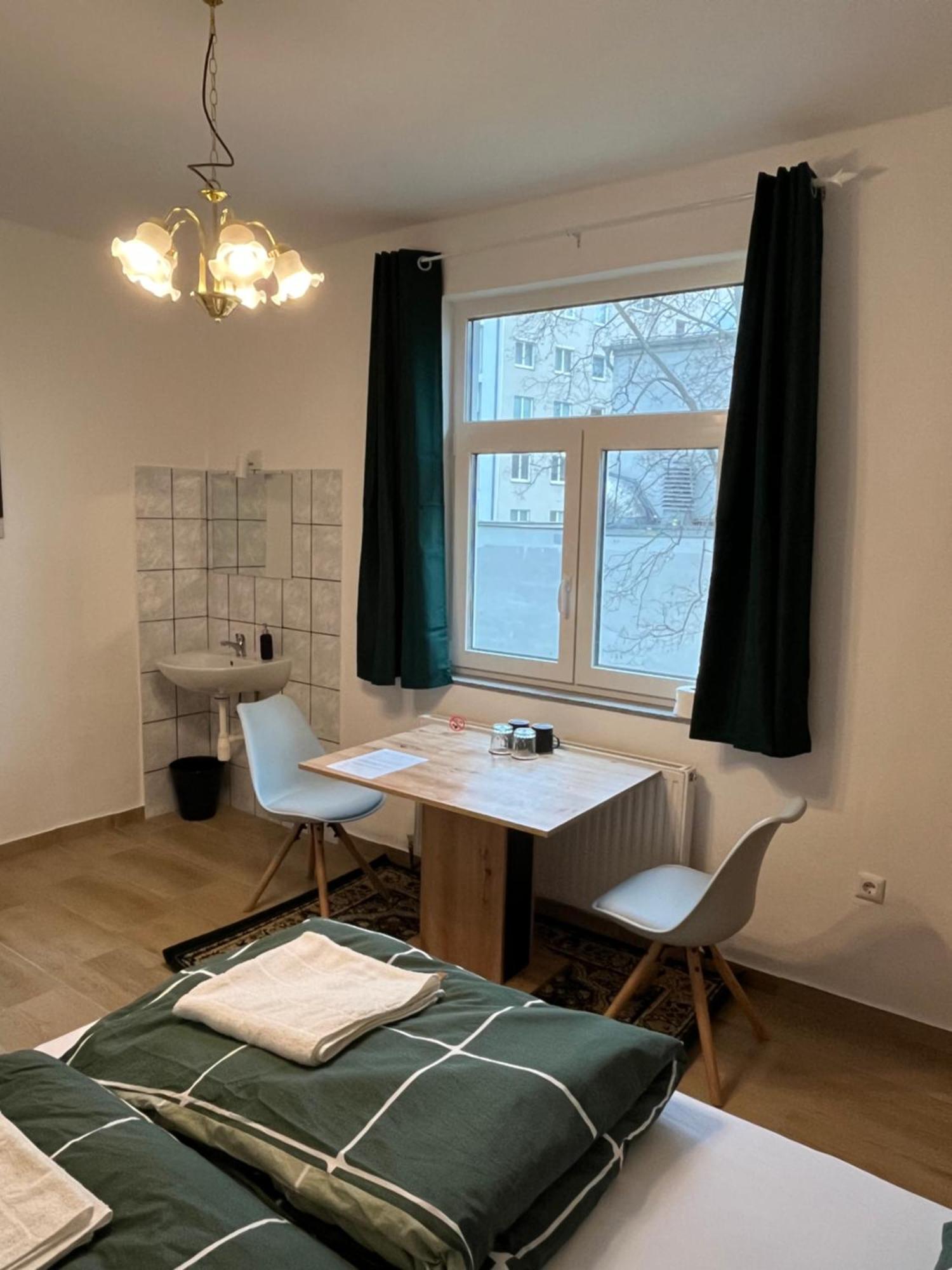 Traveler Lodging Wina Bagian luar foto